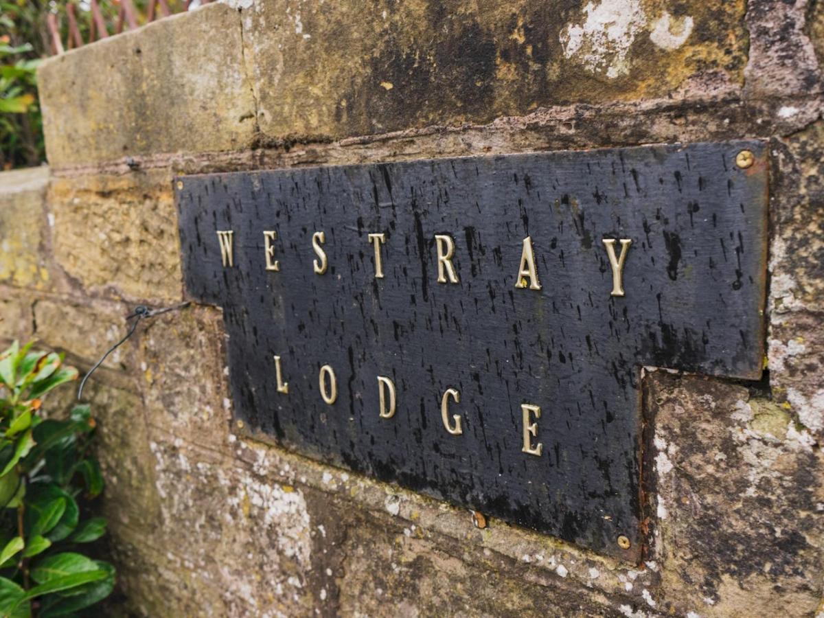 Pass The Keys Westray Lodge In St Andrews Exterior photo